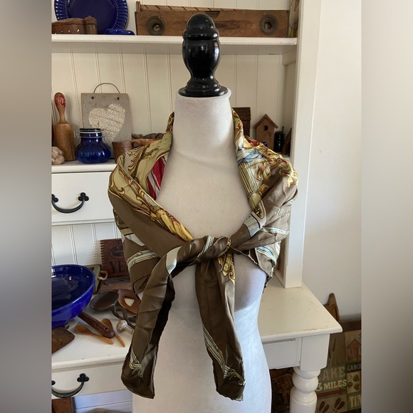 Hermes - Picture 2 of 10